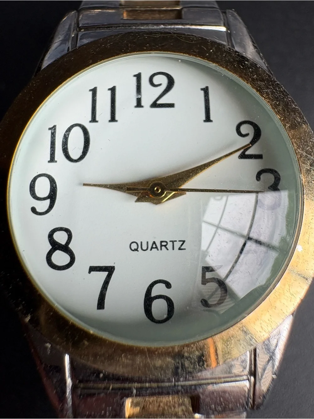 Two-Tone Quartz Wristwatch -‎ Gold & Silver